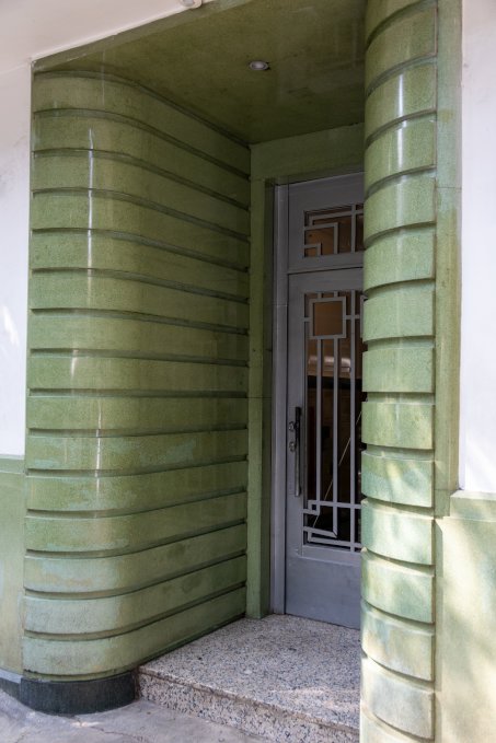 no description available